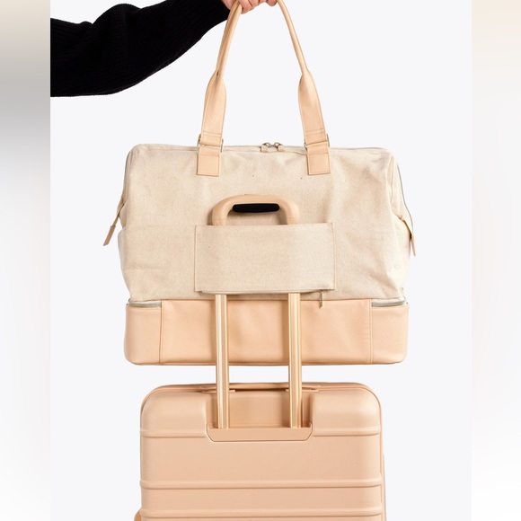NWT Beis weekender bag in beige - Picture 3 of 4